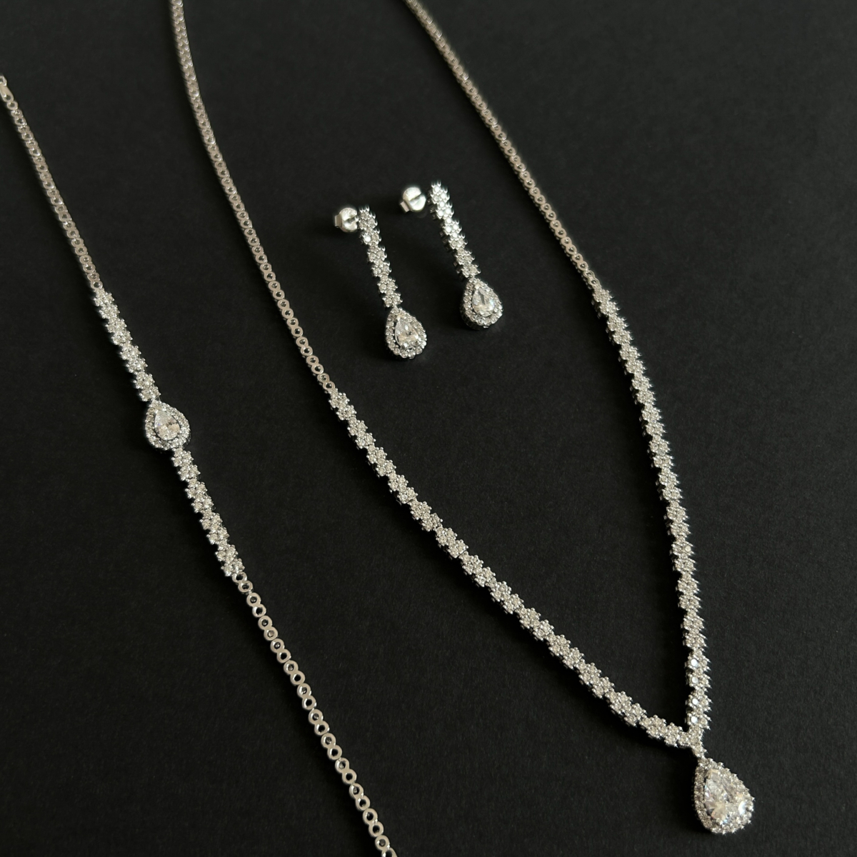 Pırlanta Model Zirkon Damla Kesim Beyaz Taşlı Set - Image 2
