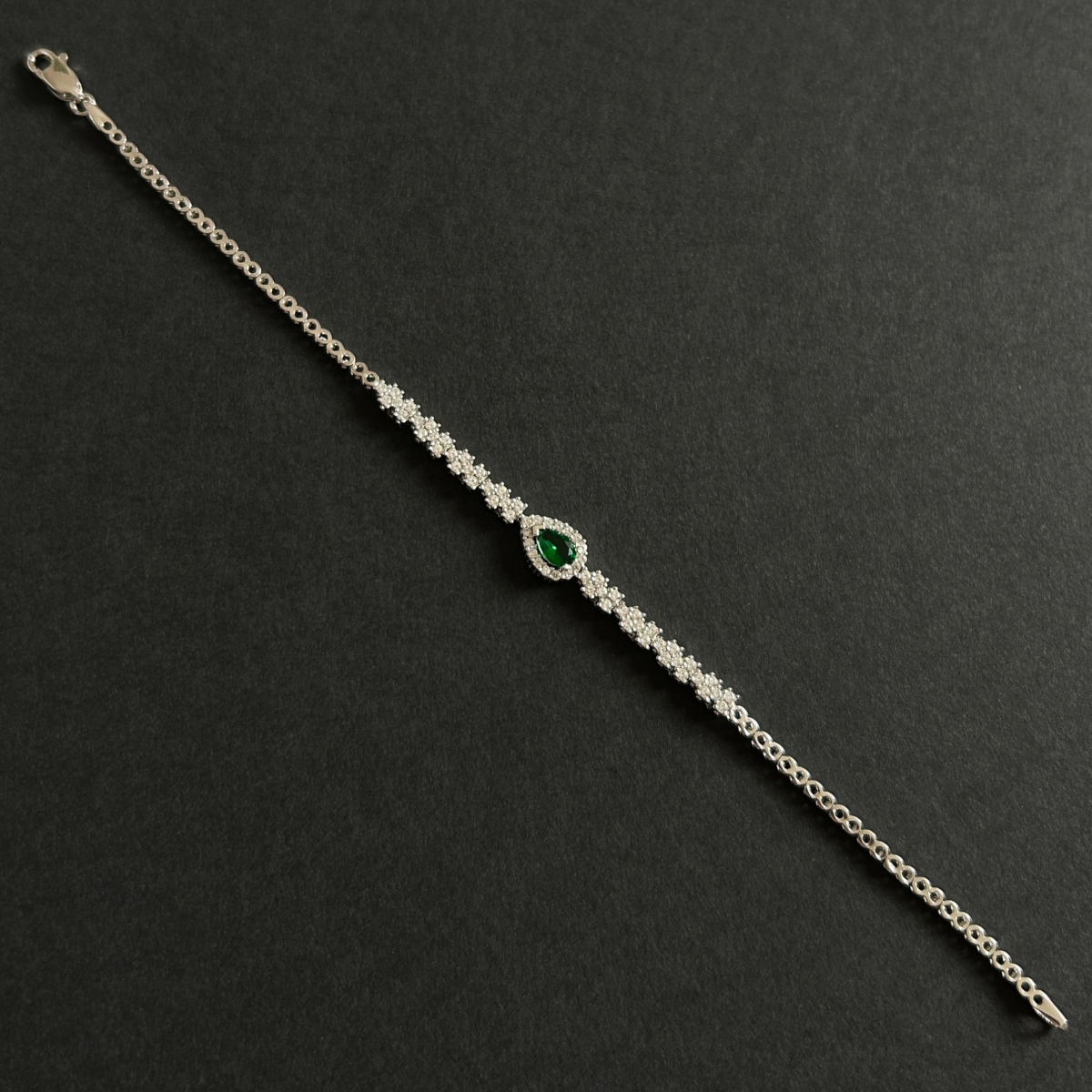 Pırlanta Model Zirkon Damla Kesim Zümrüt Taşlı Set - Image 10