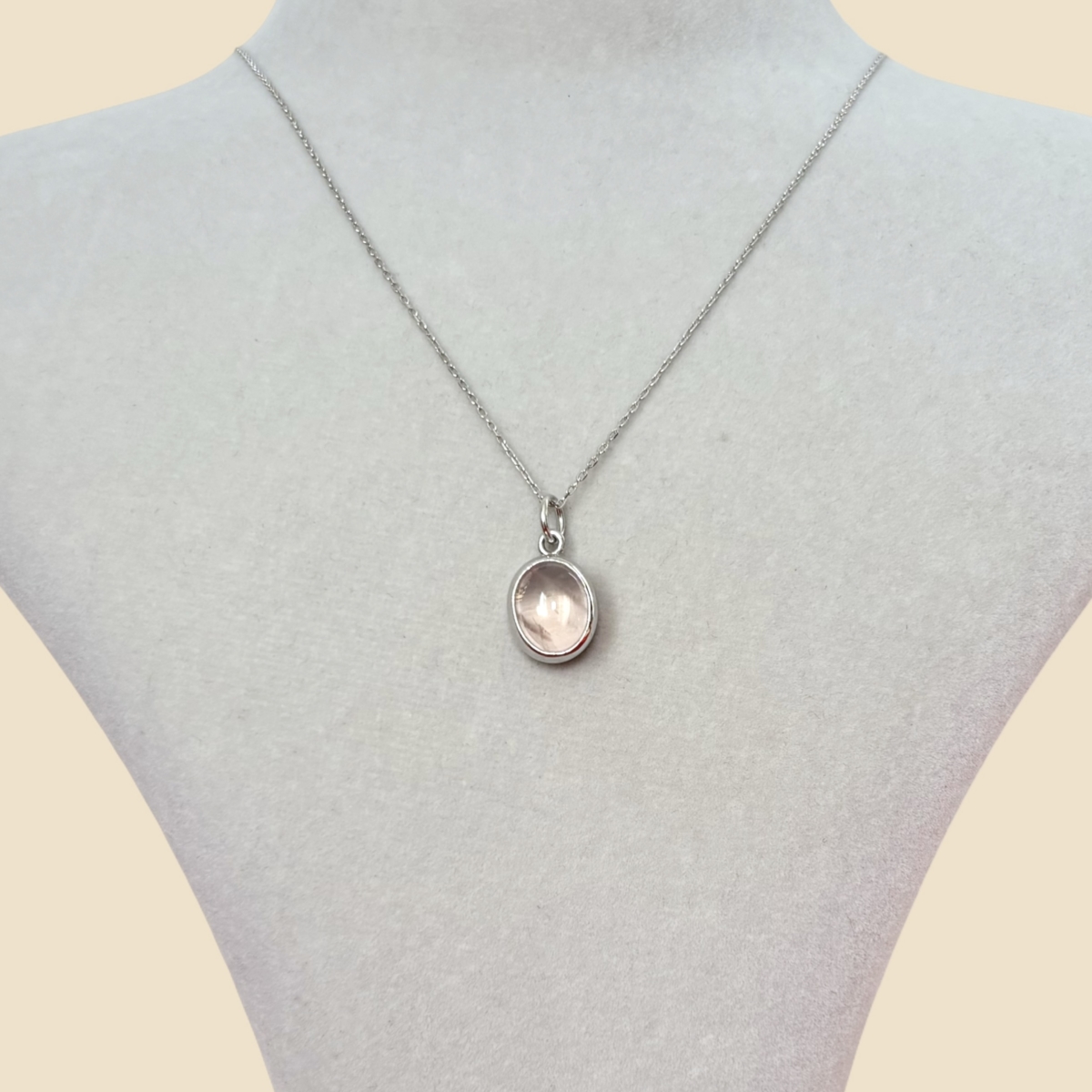 Oval Pembe Kuvars Kolye - Görsel 1