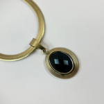 Çelik Gold Renk Balık Sırtı Yassı İtalyan Zincir Siyah Taşlı Madalyon Kolye