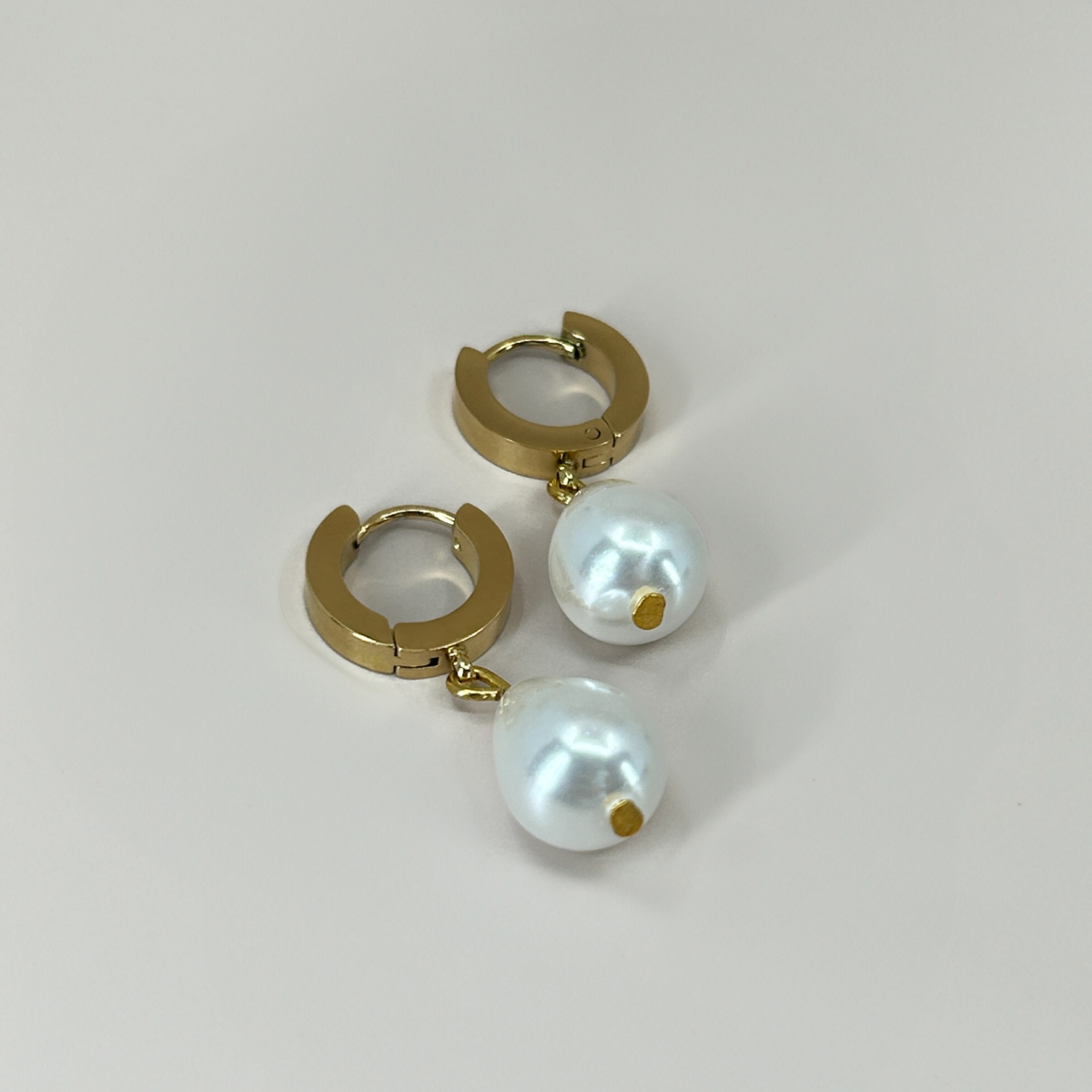 Çelik Gold Renk Damla İnci Sallantılı Küpe - Görsel 2