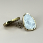 Çelik Gold Renk Sedef Taşlı Asimetrik Küpe