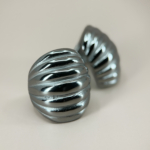 Çelik Silver Renk Bombeli Çizgili İstiridye Küpe