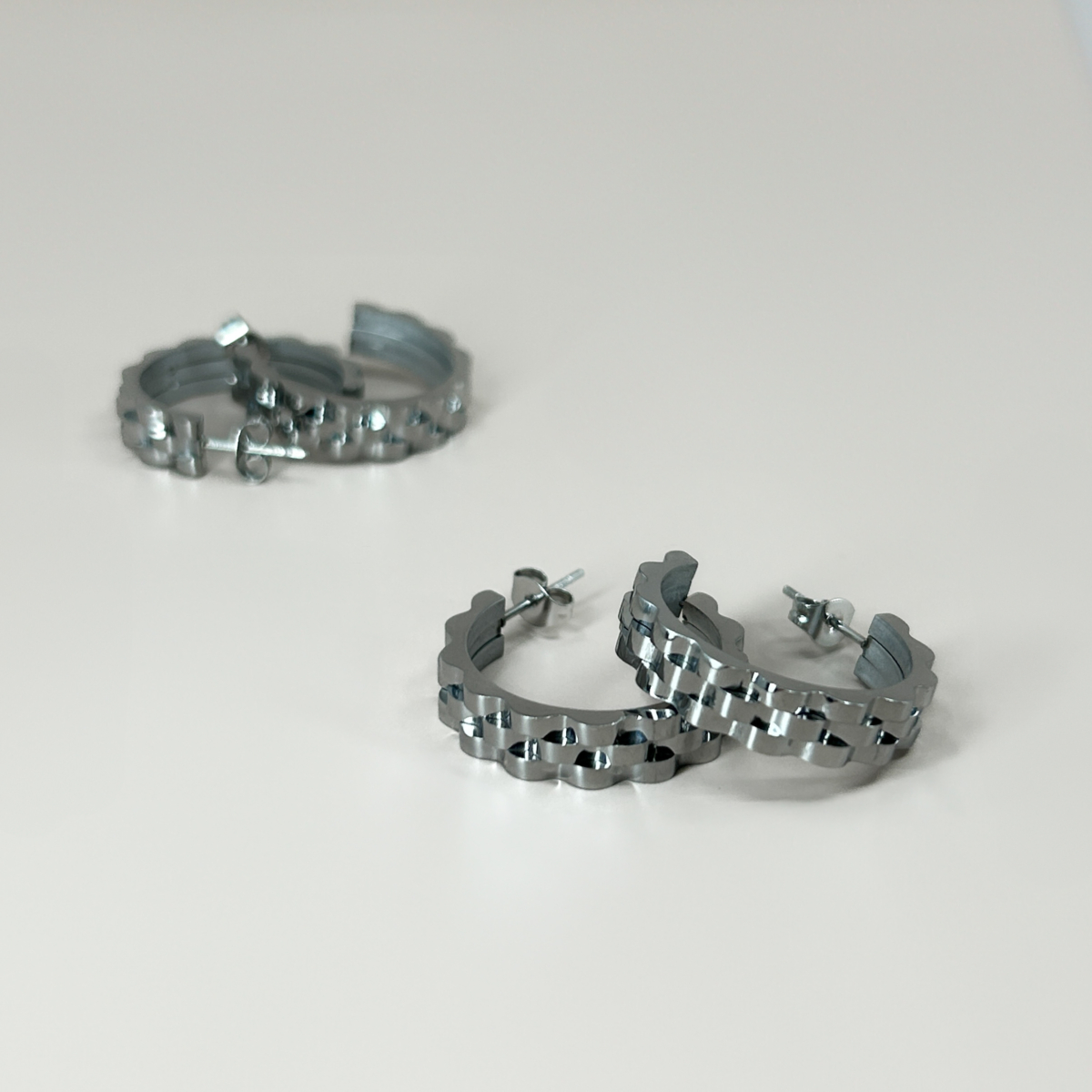 Çelik Silver Renk Rolex Kordon Model Yarım Halka Küpe - Image 4