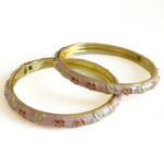 Pembe Mineli Kelebek ve Çiçek Motifli Kelepçe Bilezik