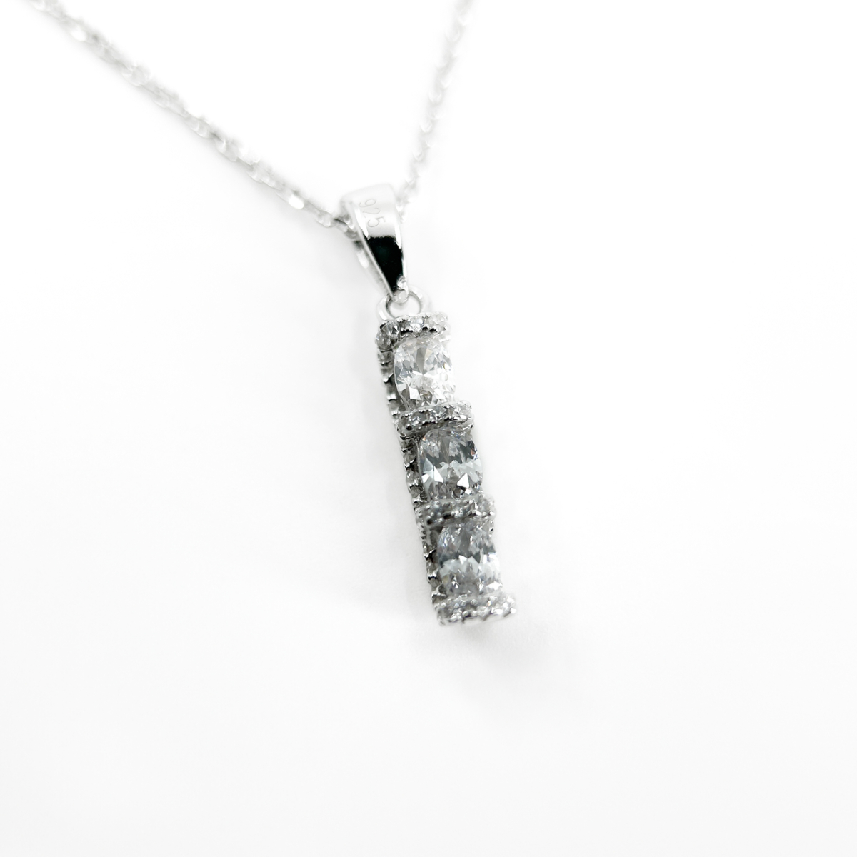 Zirkon Sıralı Üçtaş Kolye - Görsel 3