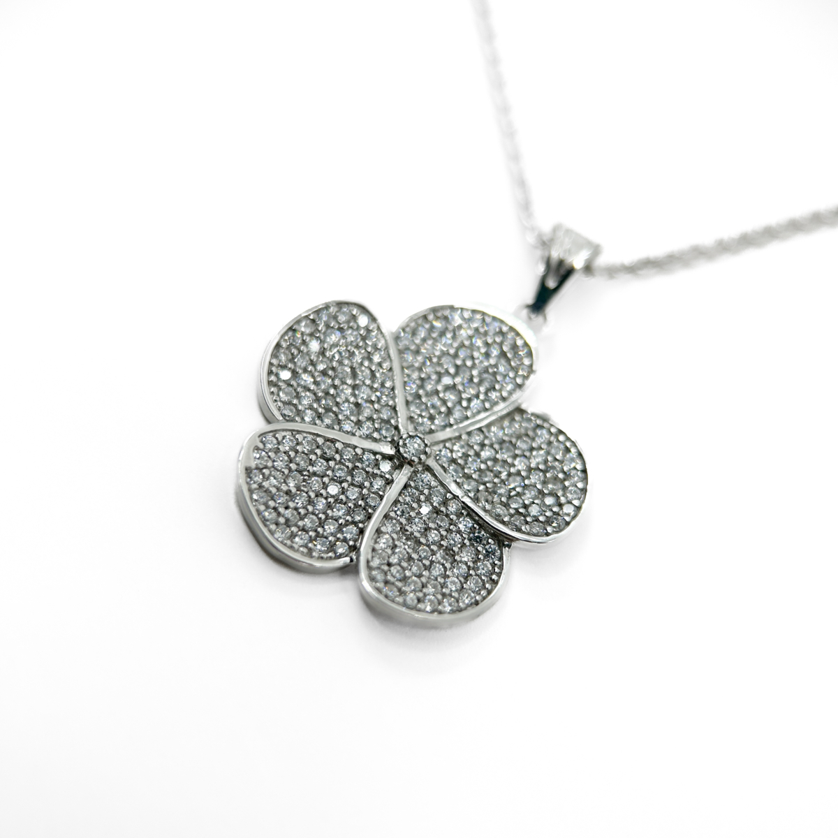 Zirkon Taşlı Çiçek Kolye