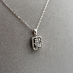 Zirkon Taşlı Baget Kesim Halo Kolye