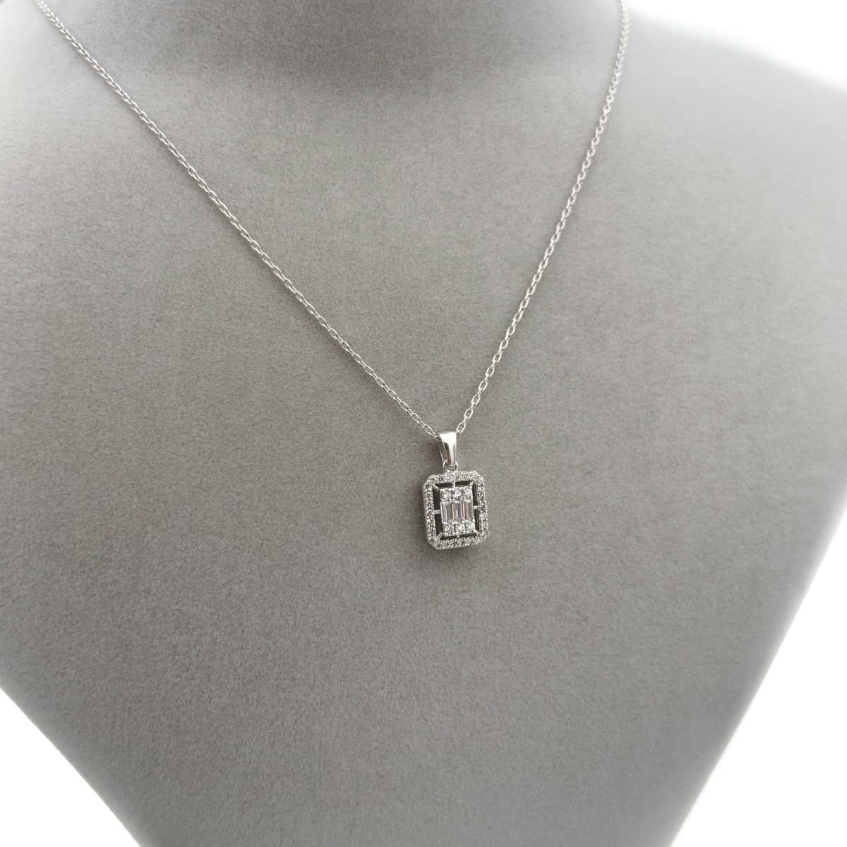 Zirkon Taşlı Baget Kesim Halo Kolye - Görsel 3