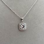 Zirkon Taşlı Baget Kesim Tektaş Kolye