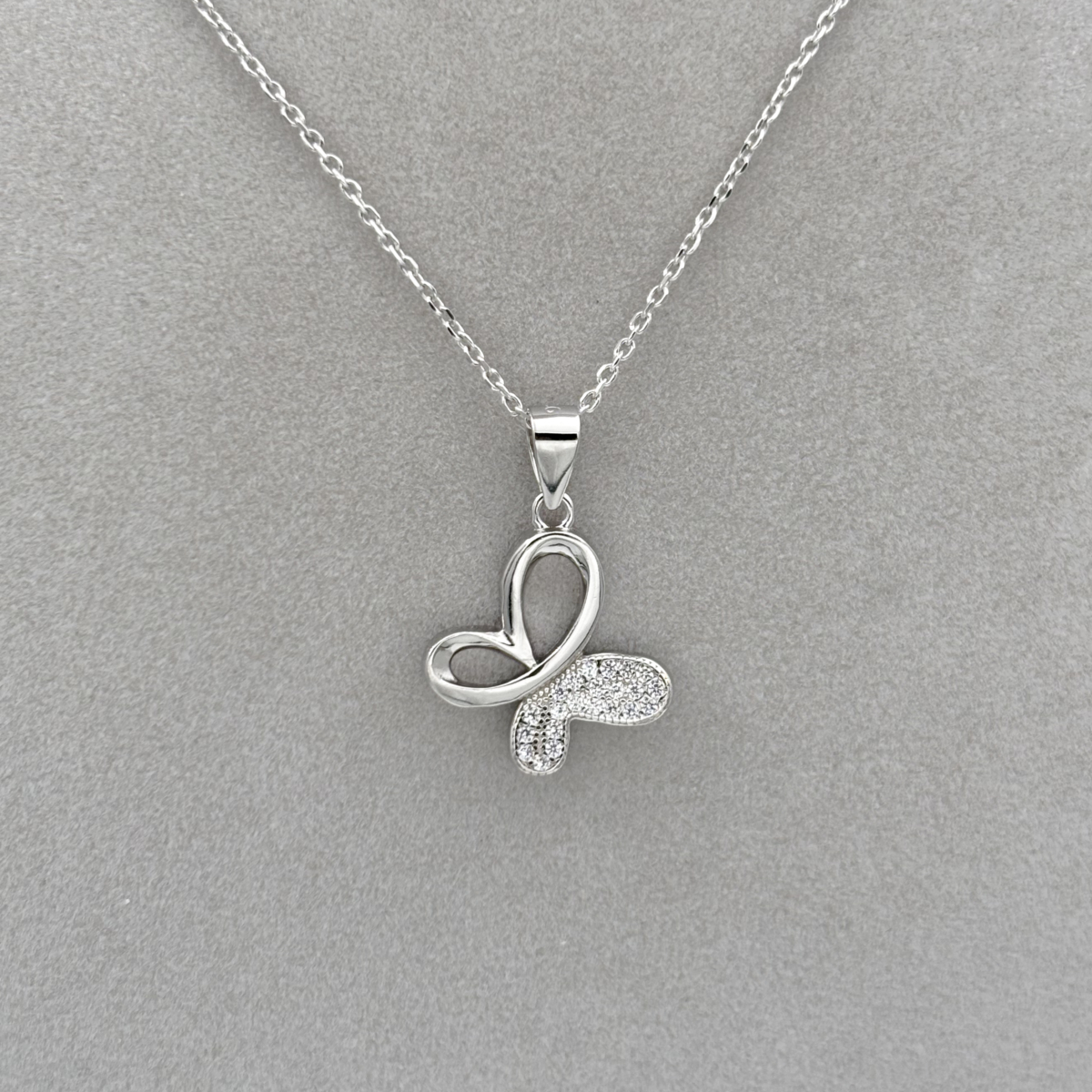 Zirkon Taşlı Çerçeve Kanat Kelebek Figür Kolye - Görsel 2