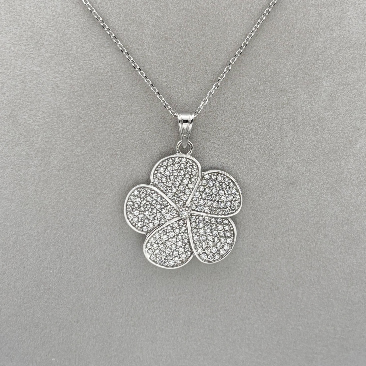 Zirkon Taşlı Çiçek Kolye - Görsel 4