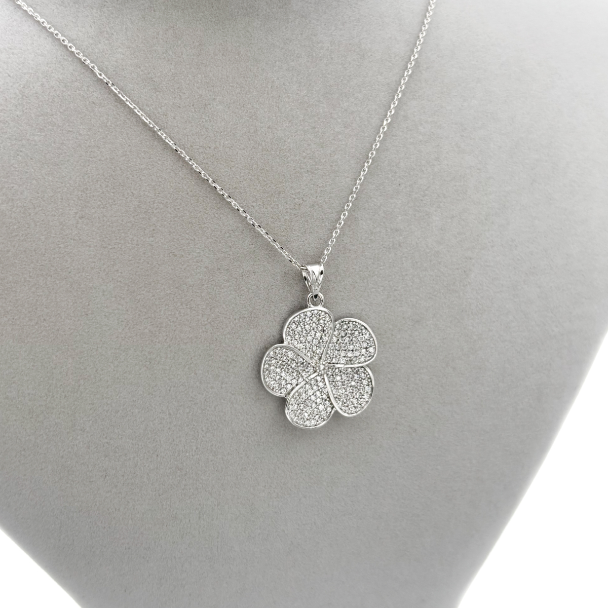 Zirkon Taşlı Çiçek Kolye - Görsel 3