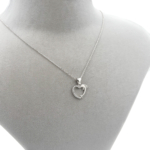 Zirkon Taşlı Kalp ve Yunus Figürlü Kolye