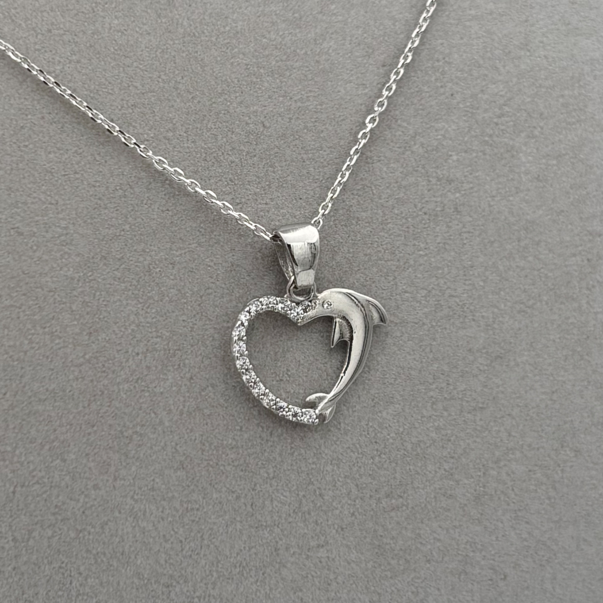 Zirkon Taşlı Kalp ve Yunus Figürlü Kolye - Görsel 2