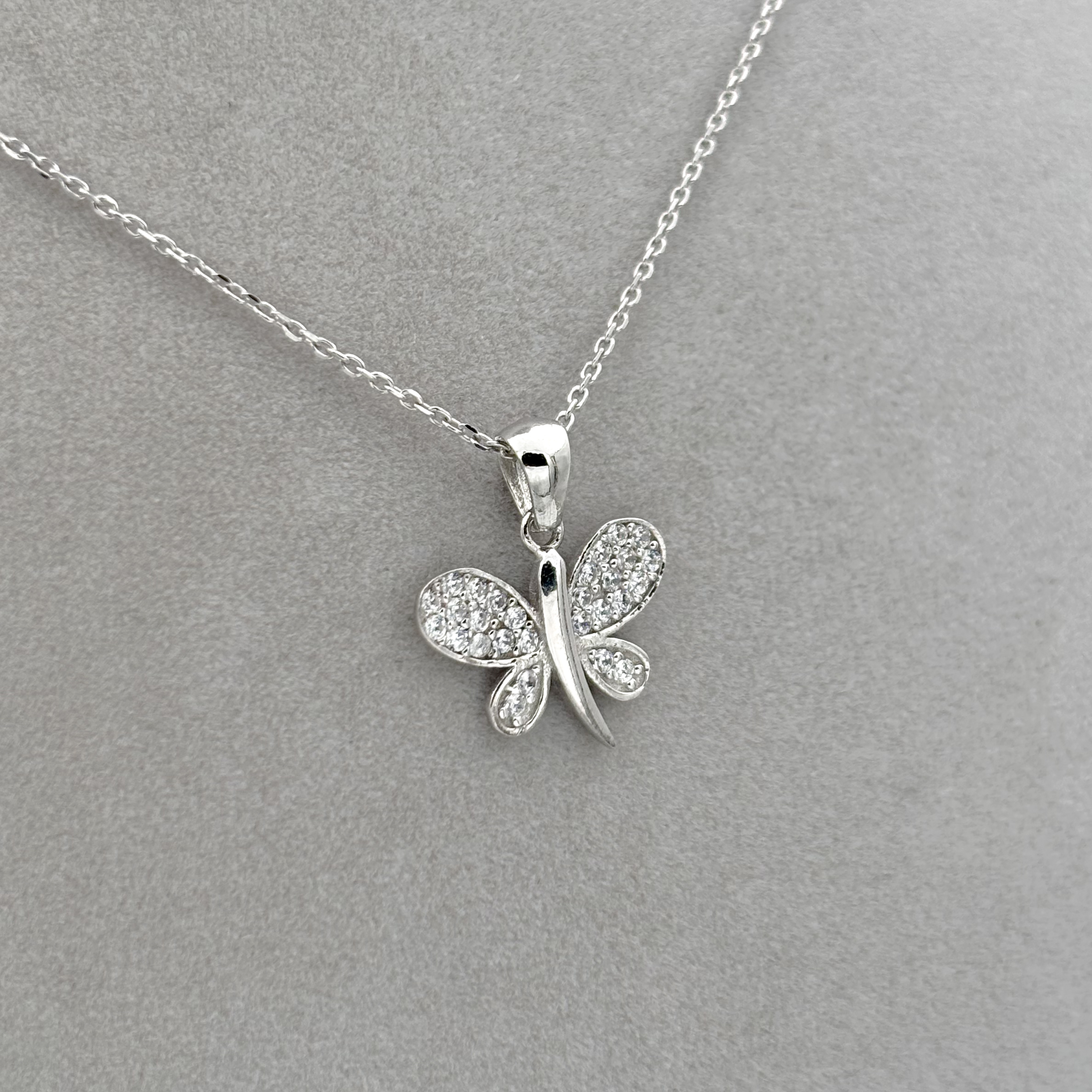 925-ayar-gumus-zirkon-tasli-kelebek-kolye-agkly33190725-05 Zirkon Taşlı Kelebek Kolye - Görsel 1
