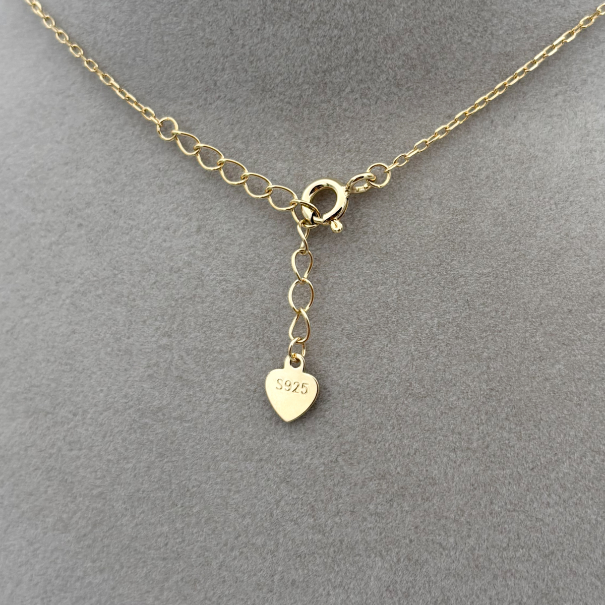 Zirkon Taşlı ve Sedefli Gold Renk Yonca Kolye - Görsel 3